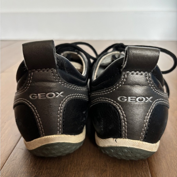 Geox Shoes - Picture 5 of 9